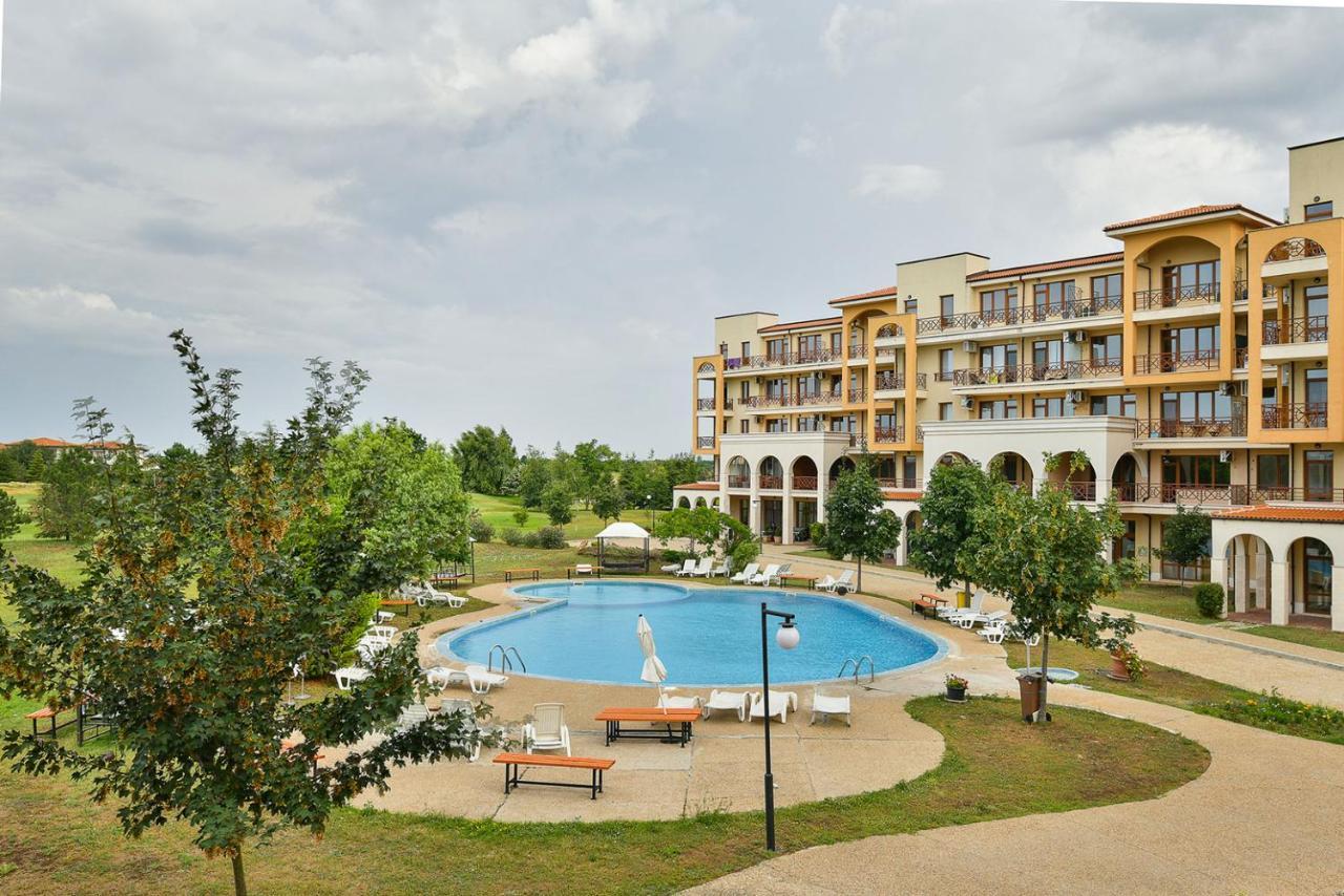 Lighthouse Golf Apart Complex&Villas Μπαλτσίκ Εξωτερικό φωτογραφία