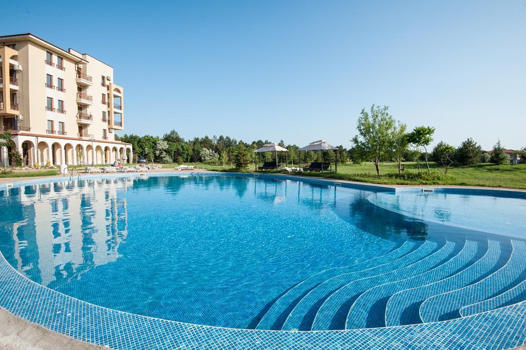 Lighthouse Golf Apart Complex&Villas Μπαλτσίκ Εξωτερικό φωτογραφία