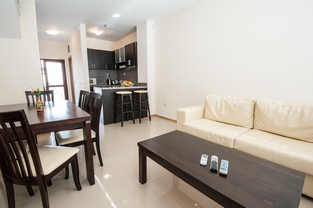 Lighthouse Golf Apart Complex&Villas Μπαλτσίκ Εξωτερικό φωτογραφία