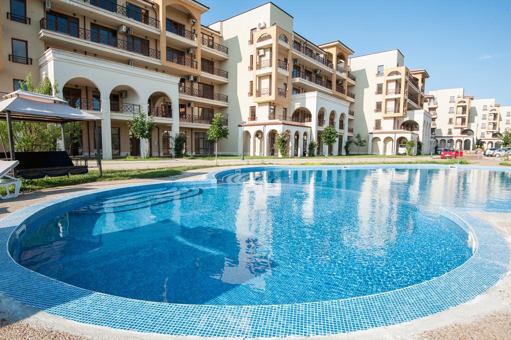 Lighthouse Golf Apart Complex&Villas Μπαλτσίκ Εξωτερικό φωτογραφία